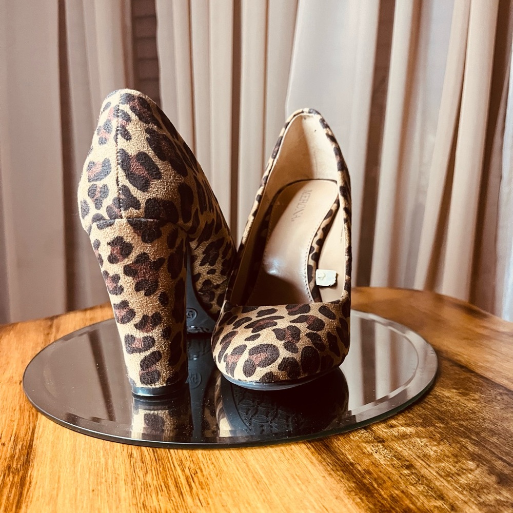 Cheata Ladies Heels with Comfort 1” bottom heel, 3” heel hight.